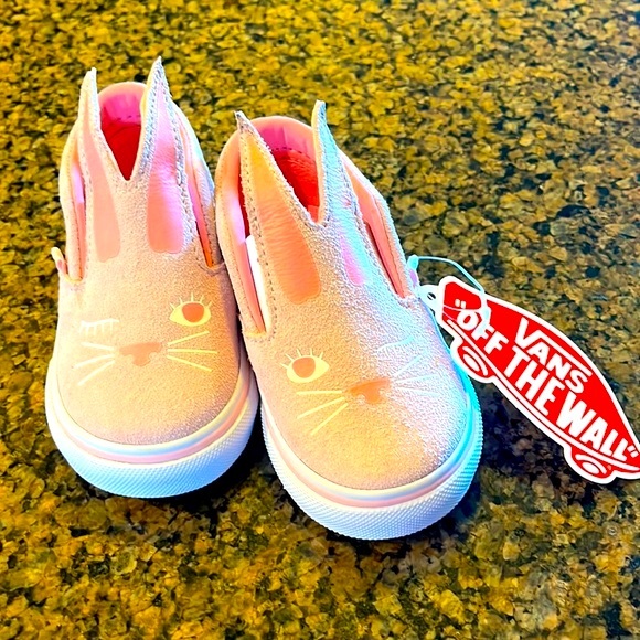 VANS Pink bunny suede slip on shoes. NWT - Picture 3 of 15